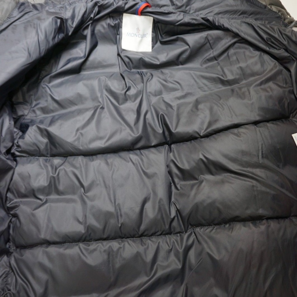 Moncler Matte Gray Goose Down Coyote Fur Size 3 L - Picture 4 of 8